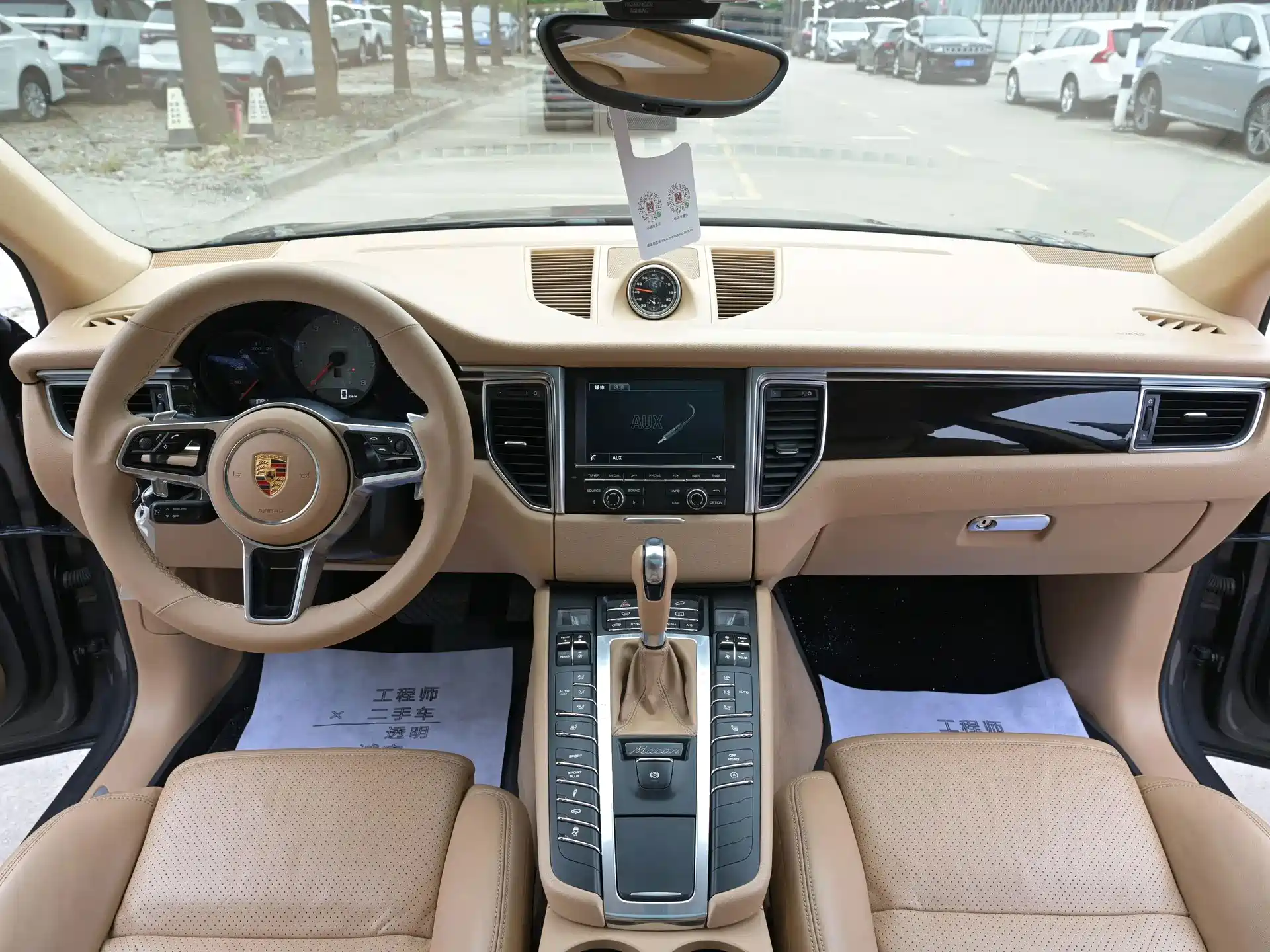 Photo 5 - Porsche Macan
