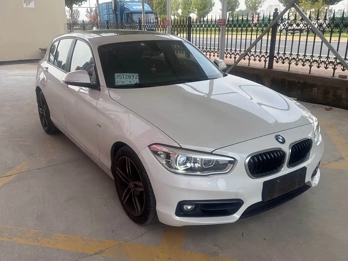 BMW 1 Series (Import) 2018 2018 118i Sport Design Package