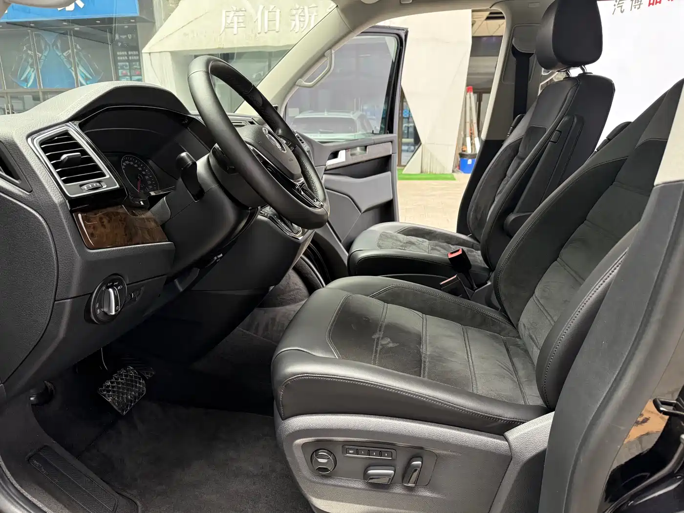 Volkswagen Multivan 2018 2.0TSI 4WD Premium Edition 7-Seater фото 9