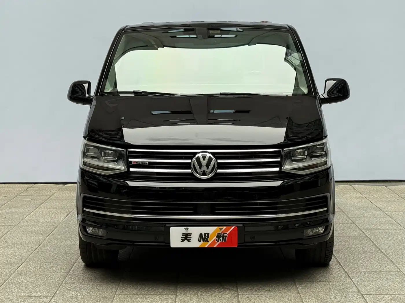 Volkswagen Multivan 2018 2.0TSI 4WD Premium Edition 7-Seater фото 2