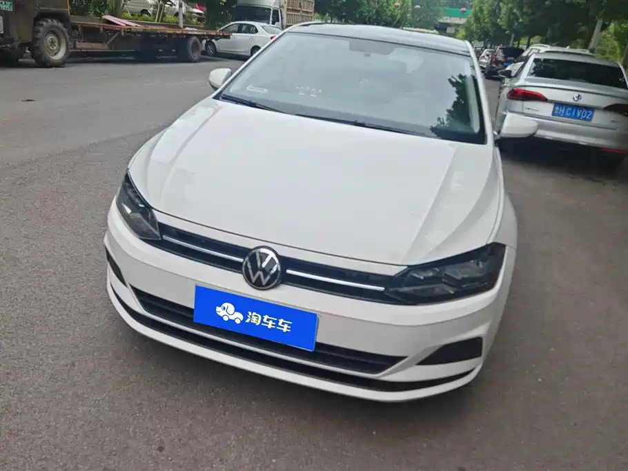Volkswagen Polo 2021 Plus 1.5L Automatic Colorful Tech Edition фото 2