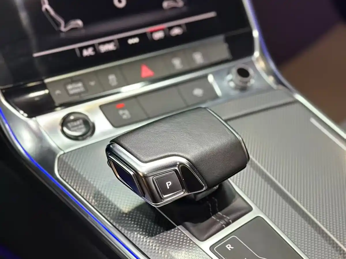 Audi A6L 2020 40 TFSI Luxury Dynamic фото 9
