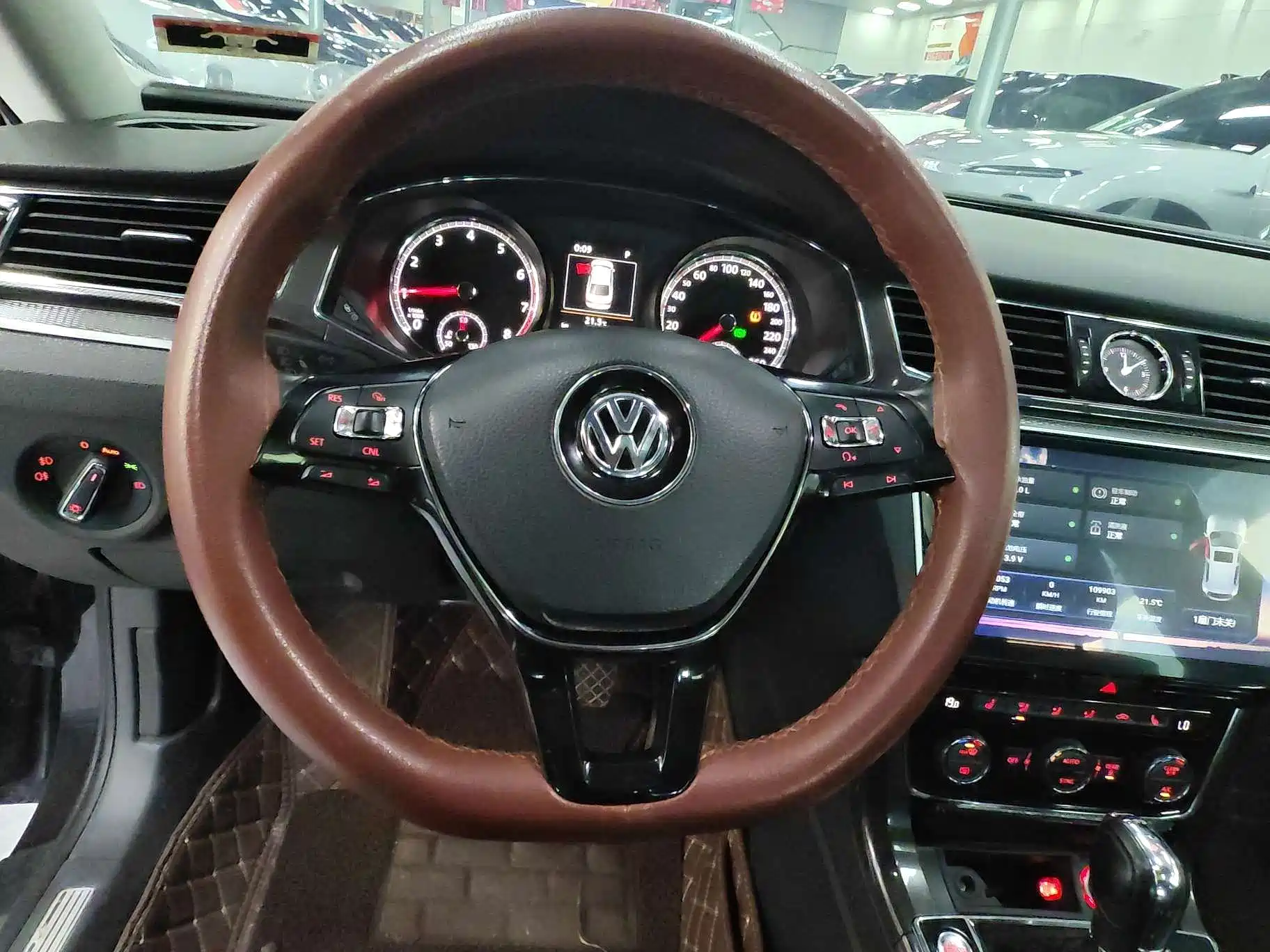صورة 13 - Volkswagen Passat
