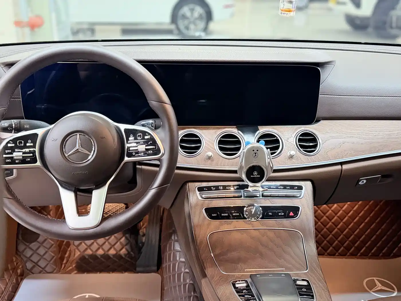 Mercedes-Benz E-Class 2020 E 300 L Fashion фото 6