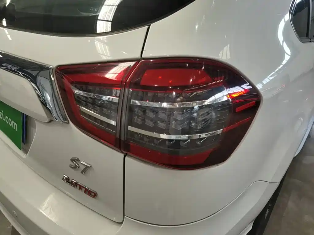 BYD S7 2017 2017 2.0T Automatic Luxury Model