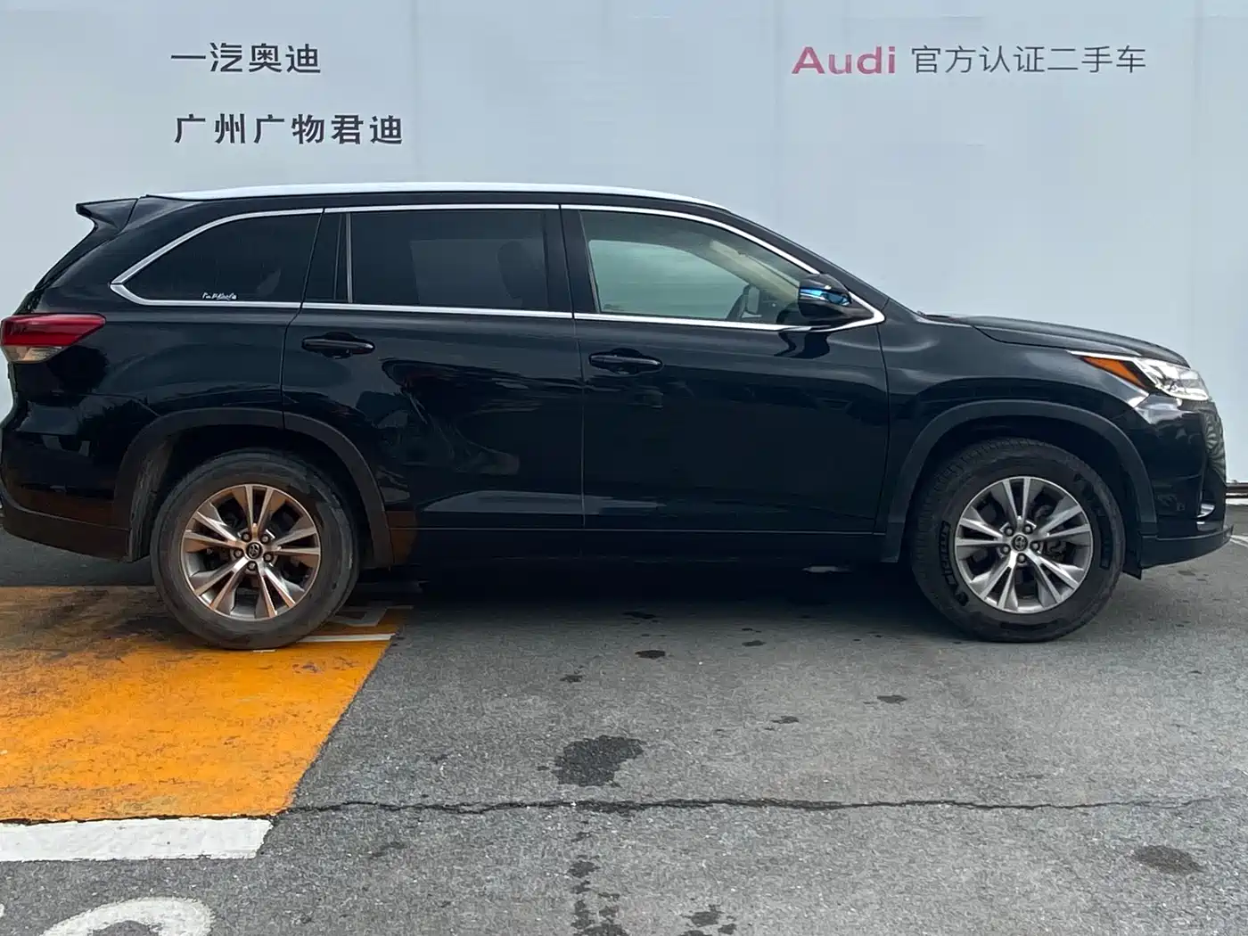 TOYOTA HIGHLANDER