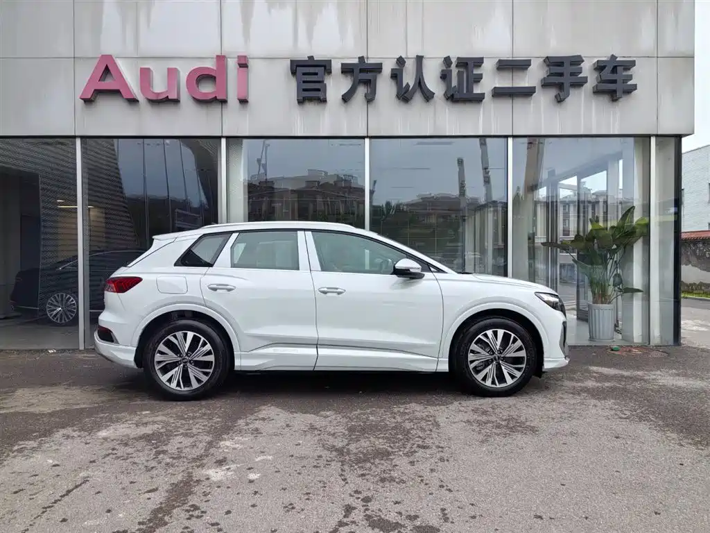 Audi Q4 e-tron 2024 40 e-tron Pioneer Edition фото 3