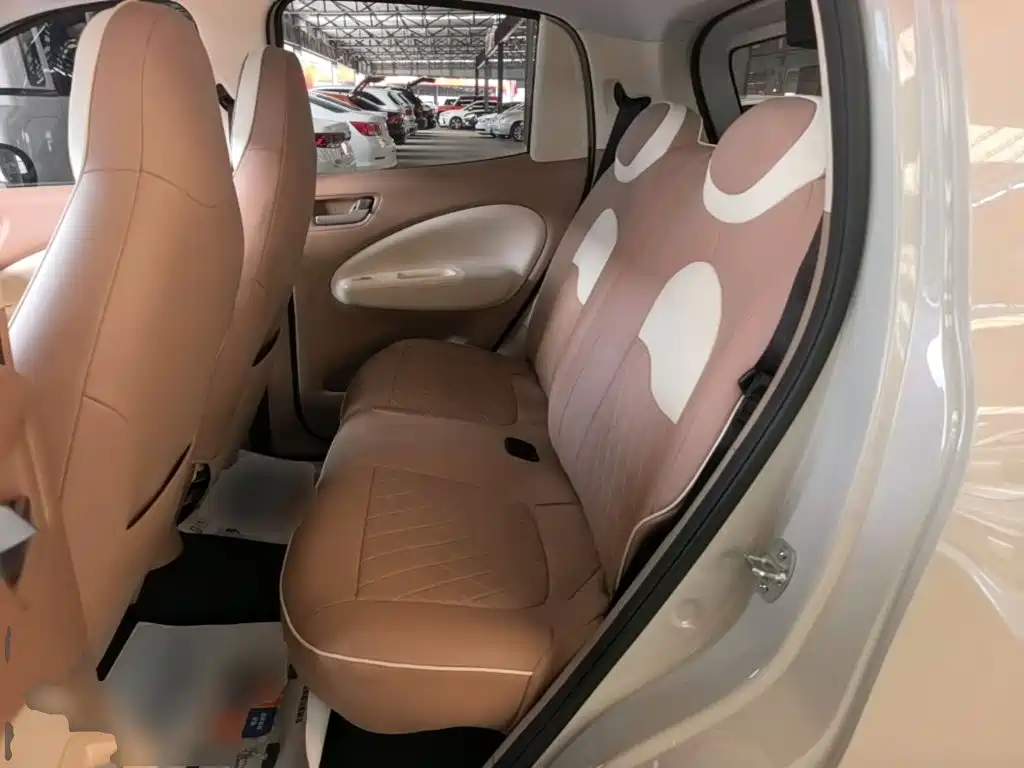 Wuling Motors Hongguang MINIEV 2026 2025 4-Door Advanced