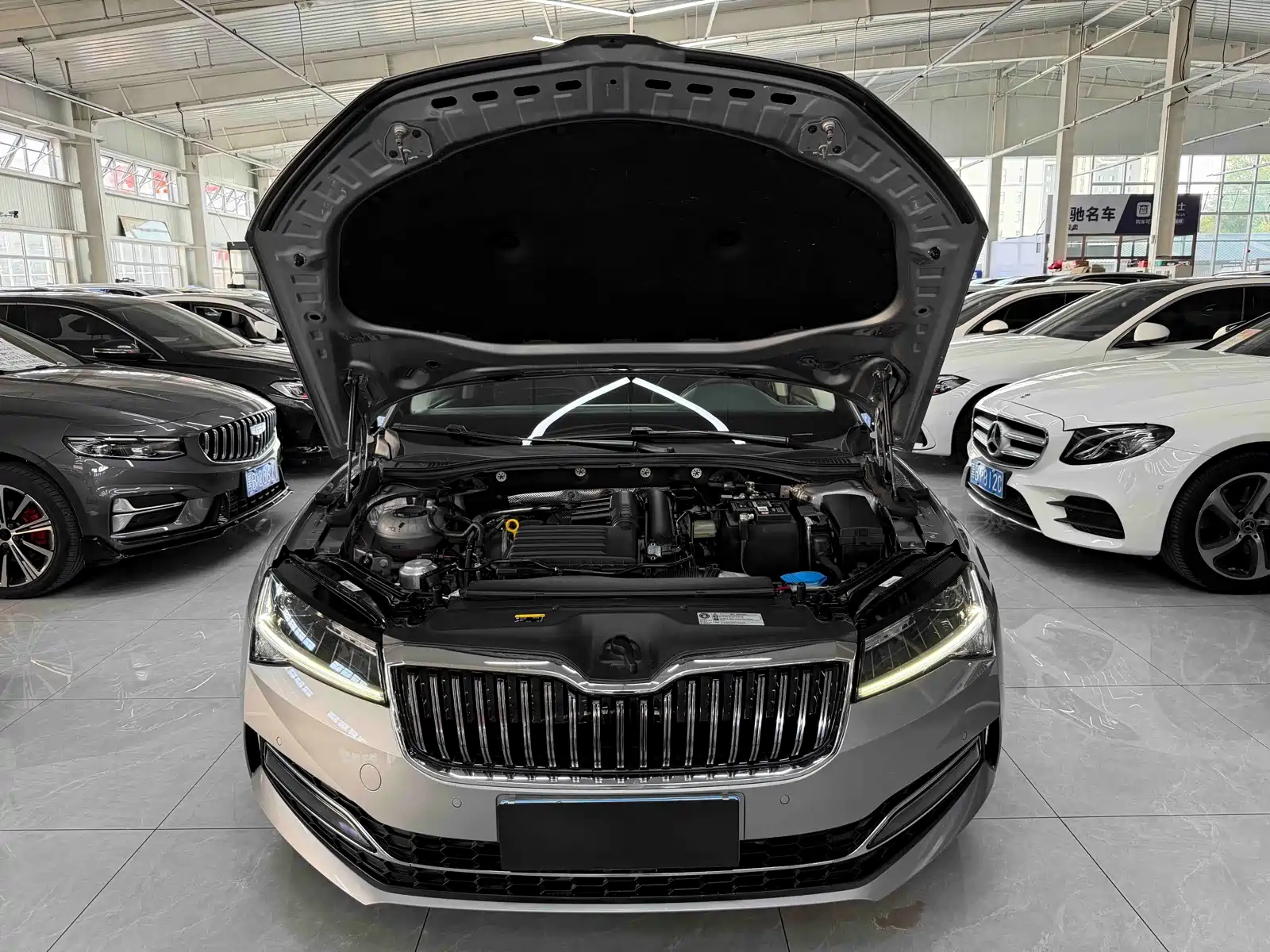 Фото 21 - Škoda Superb