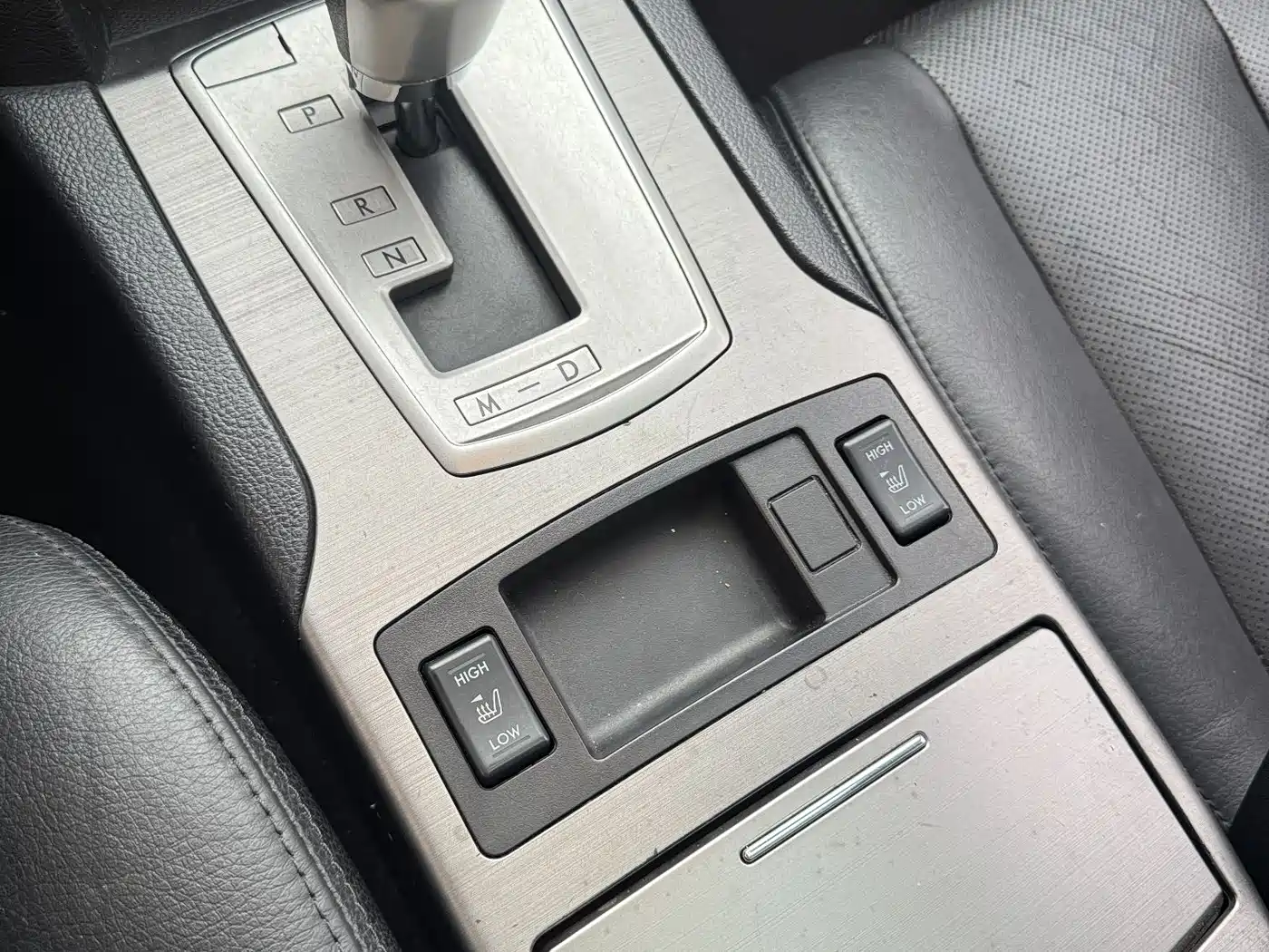 Subaru Outback 2011 2.5i Luxury Navigation Edition фото 21