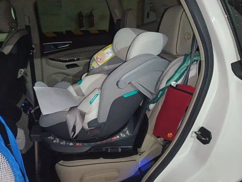 Фото 15 - Ford Edge