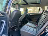 Photo 10 - Volkswagen Tiguan L