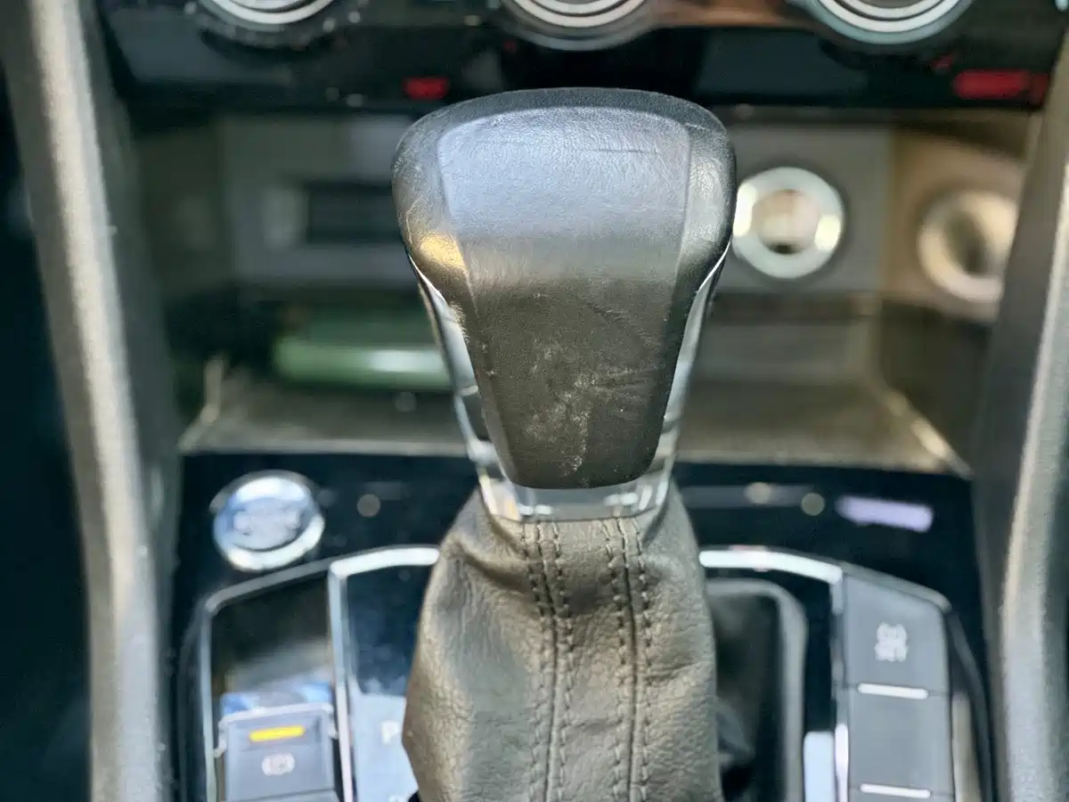 Photo 13 - Volkswagen Tiguan L