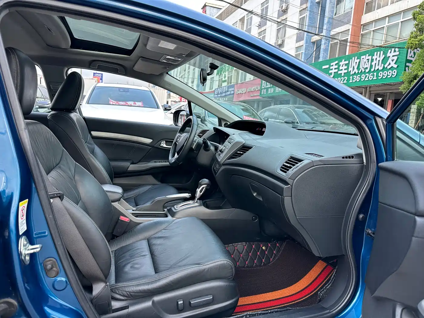 Photo 12 - Honda Civic