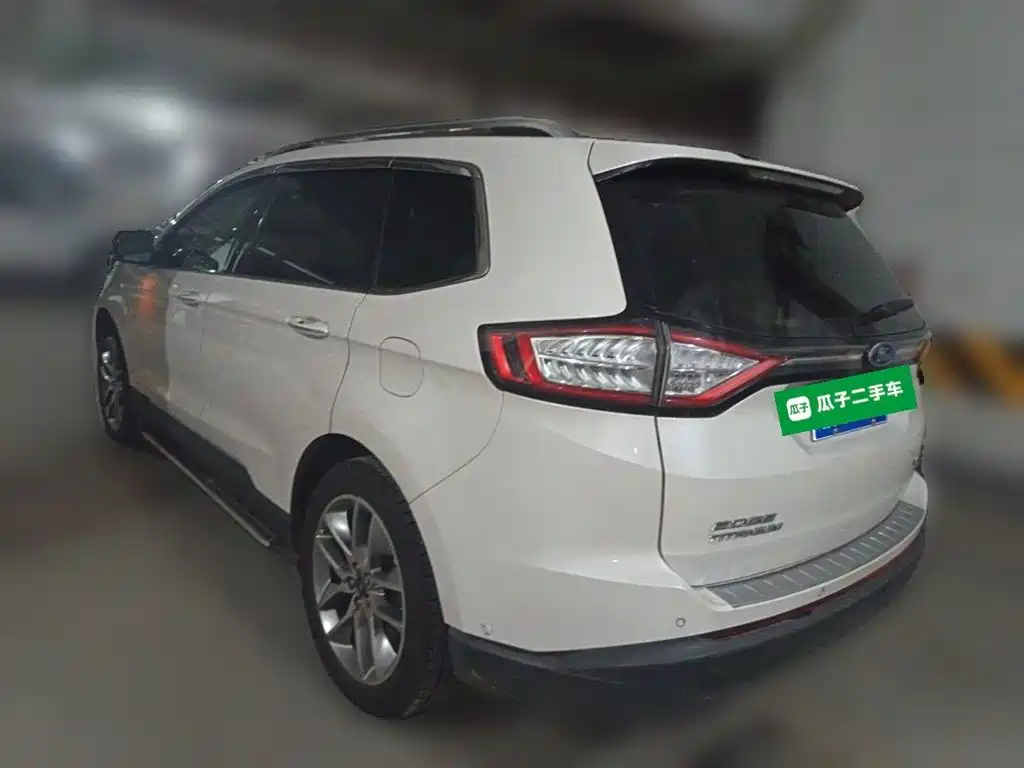 Фото 25 - Ford Edge