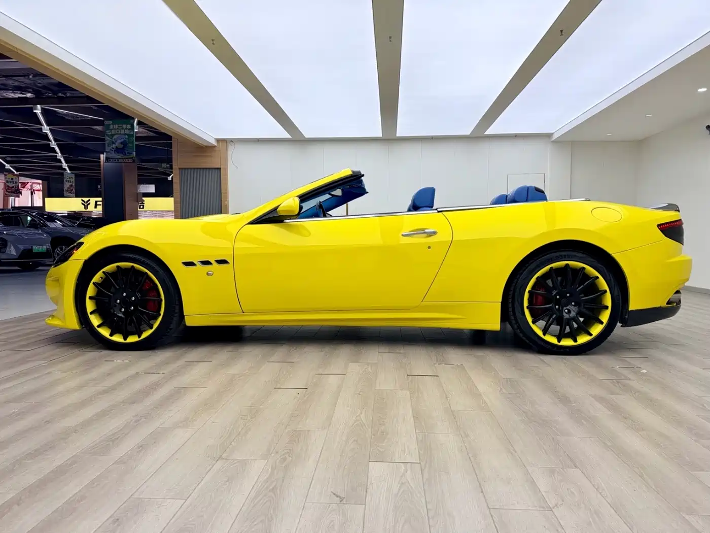 Maserati GranCabrio 2012 4.7L Sport фото 3