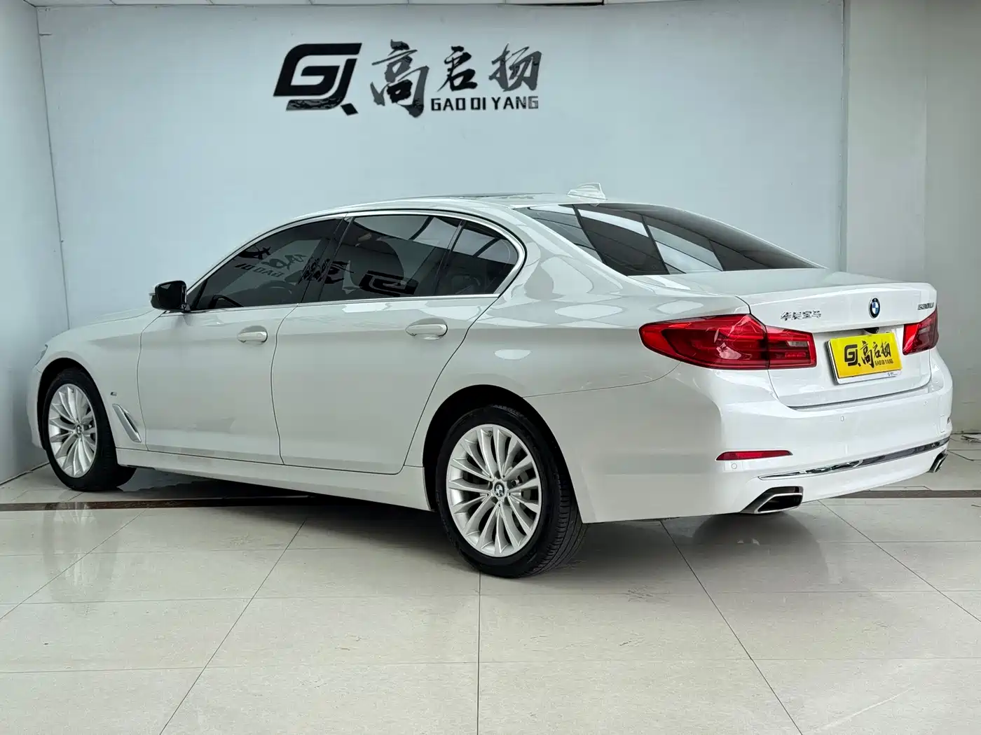 Фото 29 - BMW 5 Series