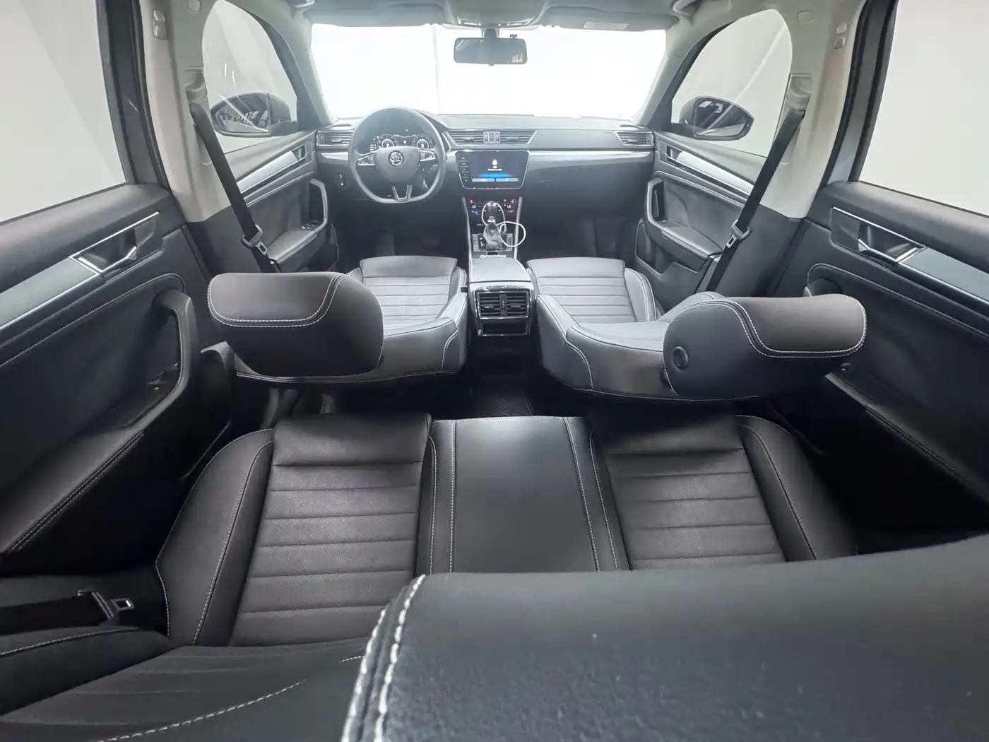 Škoda Superb 2023 Facelift TSI280 DSG Premium Edition фото 8