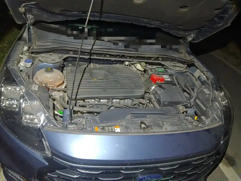 Photo 21 - Ford Escape
