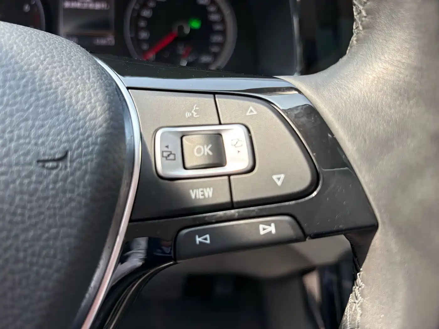 Volkswagen Tayron 2022 330TSI 2WD Luxury Smart Connect Edition фото 9