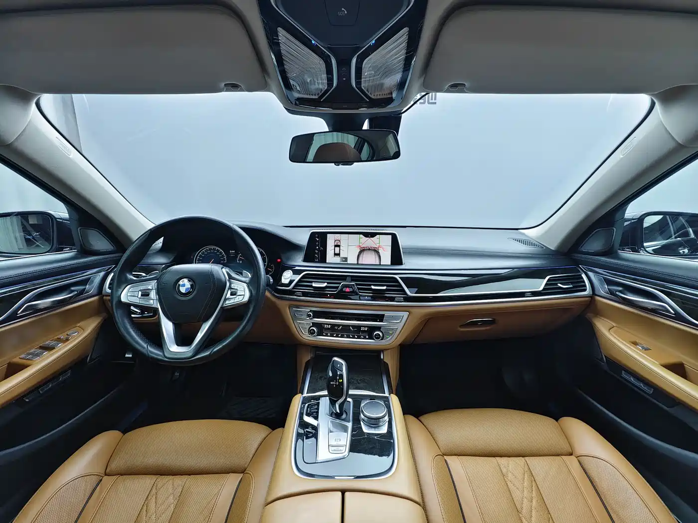 BMW 7 Series 2016 740Li Leading Edition фото 12