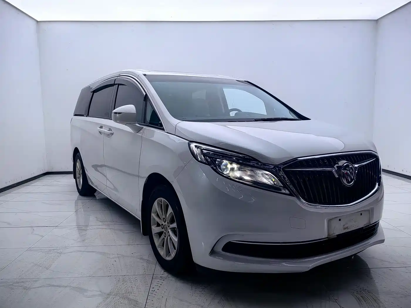 Buick GL8 2018 28T Comfort China VI фото 3