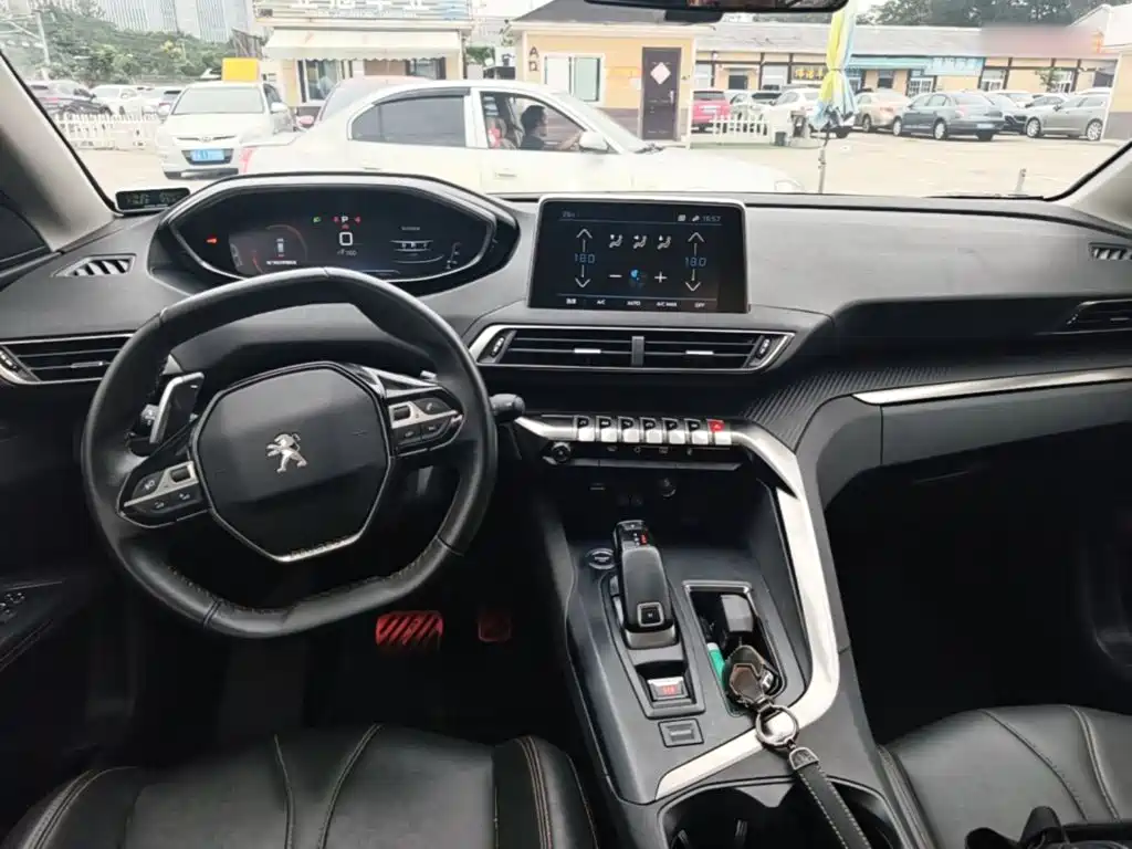 صورة 10 - Peugeot 4008
