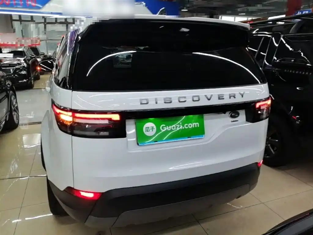 Land Rover Discovery 2019 3.0 SC V6 SE фото 6