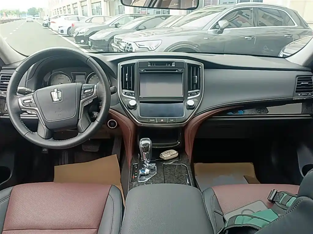 Toyota Crown 2018 2.0T Sport Edition фото 10
