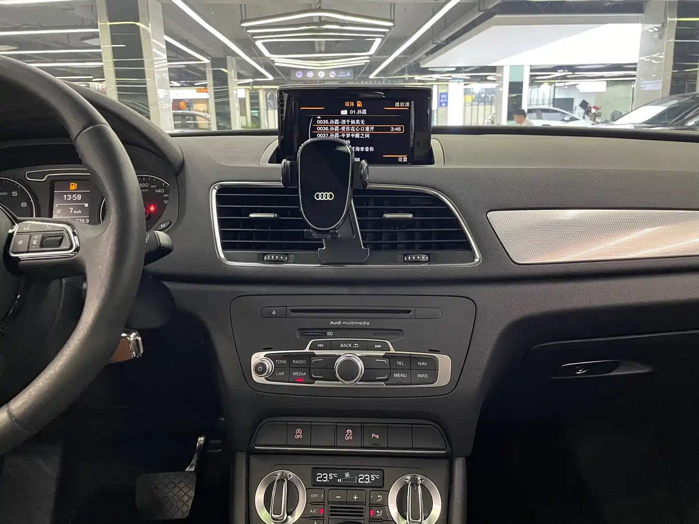 Audi Q3 2013 35 TFSI Comfort фото 34