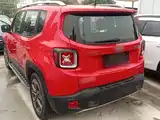 Photo 5 - Jeep Renegade