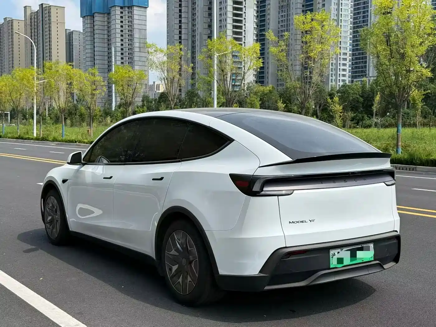 Tesla Model Y L 2025 2025 Facelift Long Range AWD