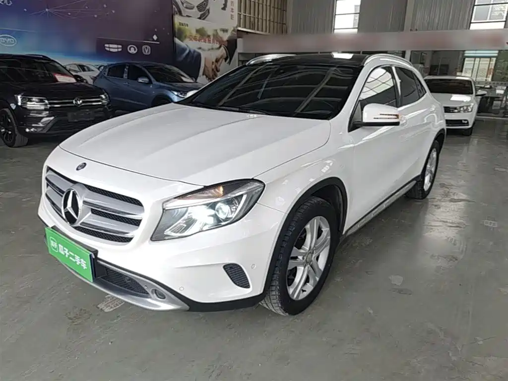 Mercedes-Benz GLA 2016 GLA 200 Dynamic фото 2