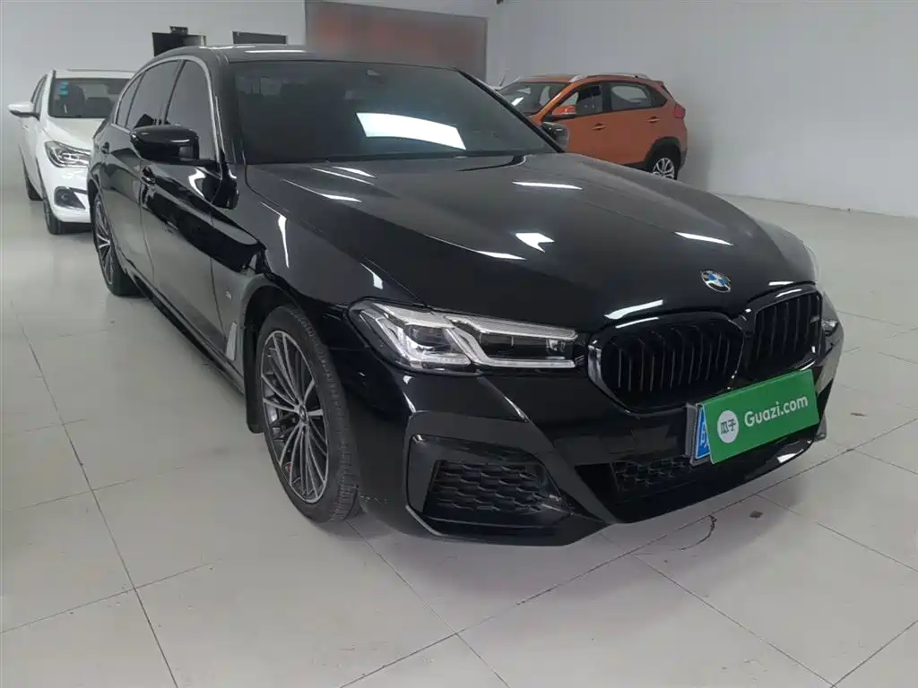 BMW 5 Series 2023 530Li Leading M Sport Package фото 4