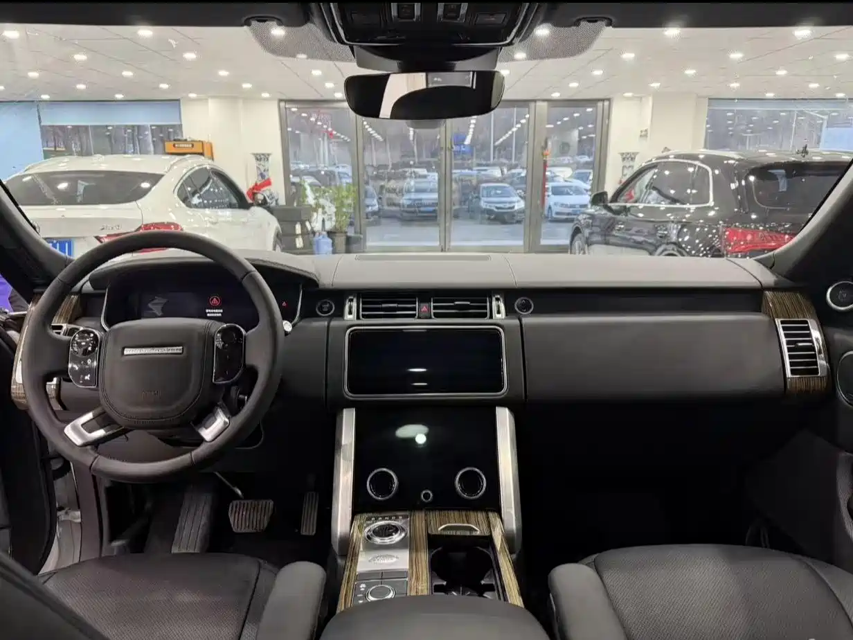 Land Rover Range Rover 2019 3.0 SC V6 Golden Age Edition фото 10