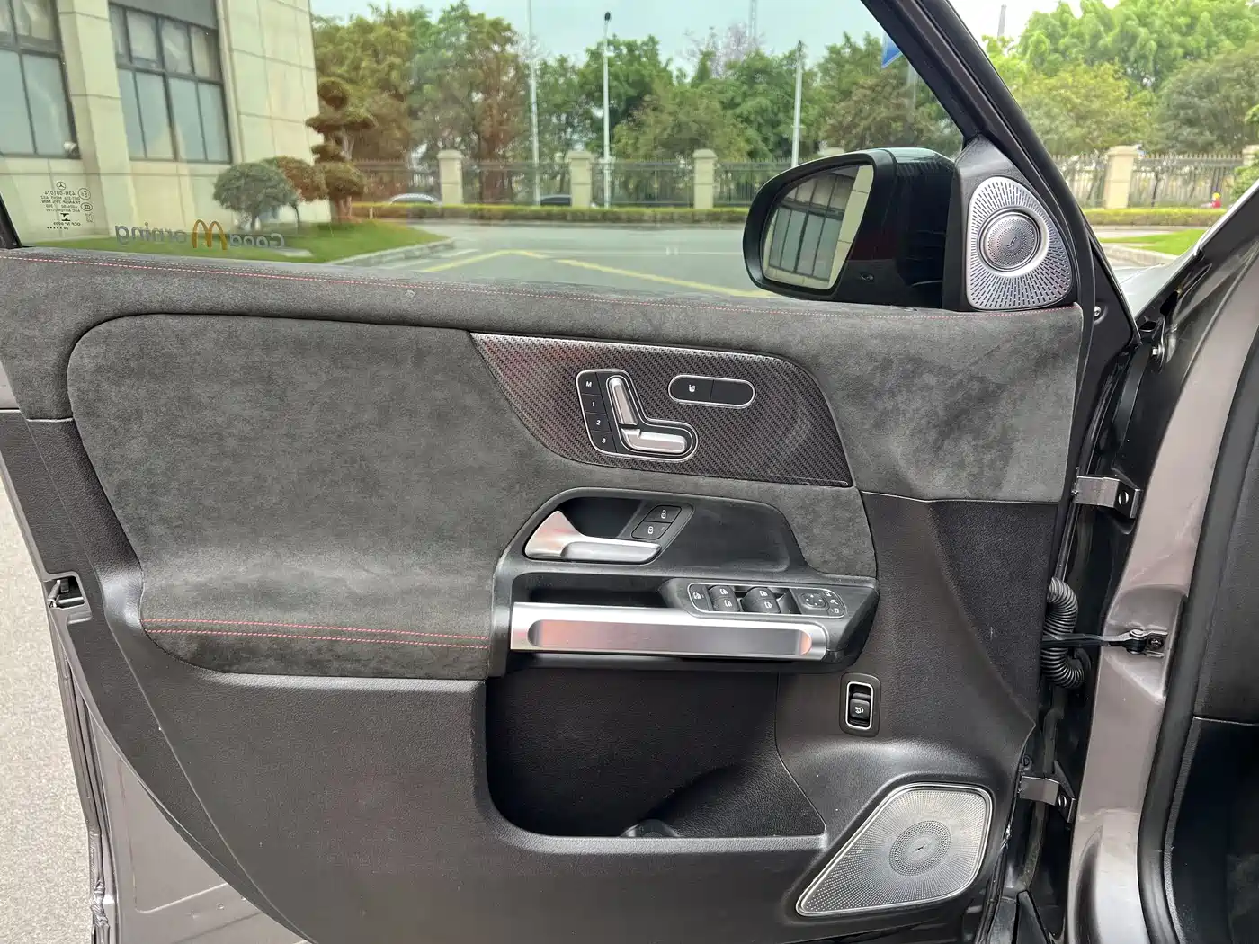 Mercedes-Benz GLB AMG 2021 Facelift AMG GLB 35 4MATIC фото 21