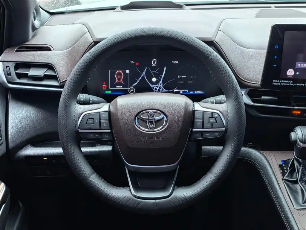 Toyota Sienna 2021 2.5L Hybrid Platinum Edition фото 15