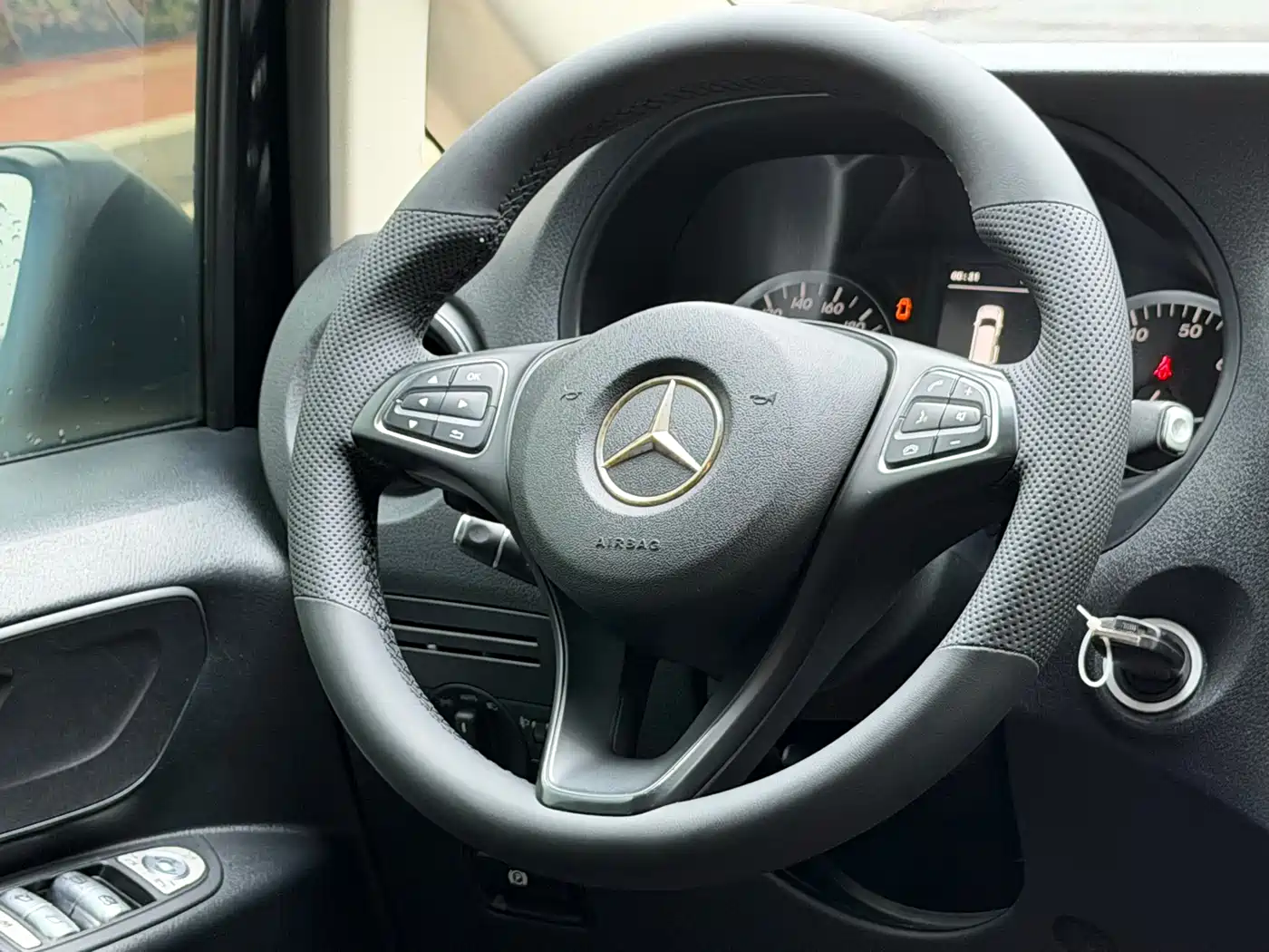 Mercedes-Benz Vito 2016 2.0T Elite 9-Seater фото 8