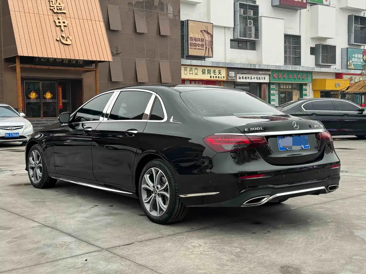 MERCEDES-BENZ E CLASS