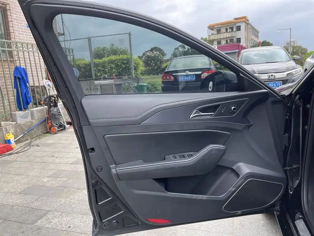 Hongqi H5 2020 1.5T DCT Qi Rhythm Edition фото 10