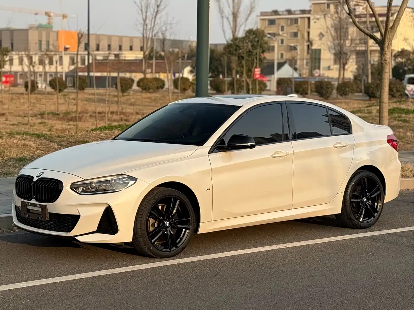 BMW 1 SERIES