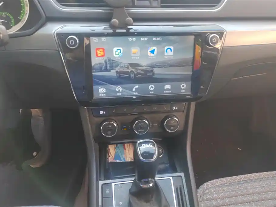 Škoda Superb 2016 TSI330 DSG Pioneer Edition фото 13