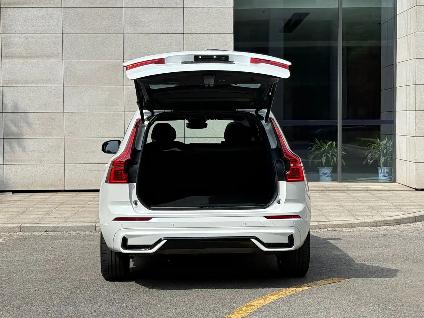 Photo 18 - Volvo XC60