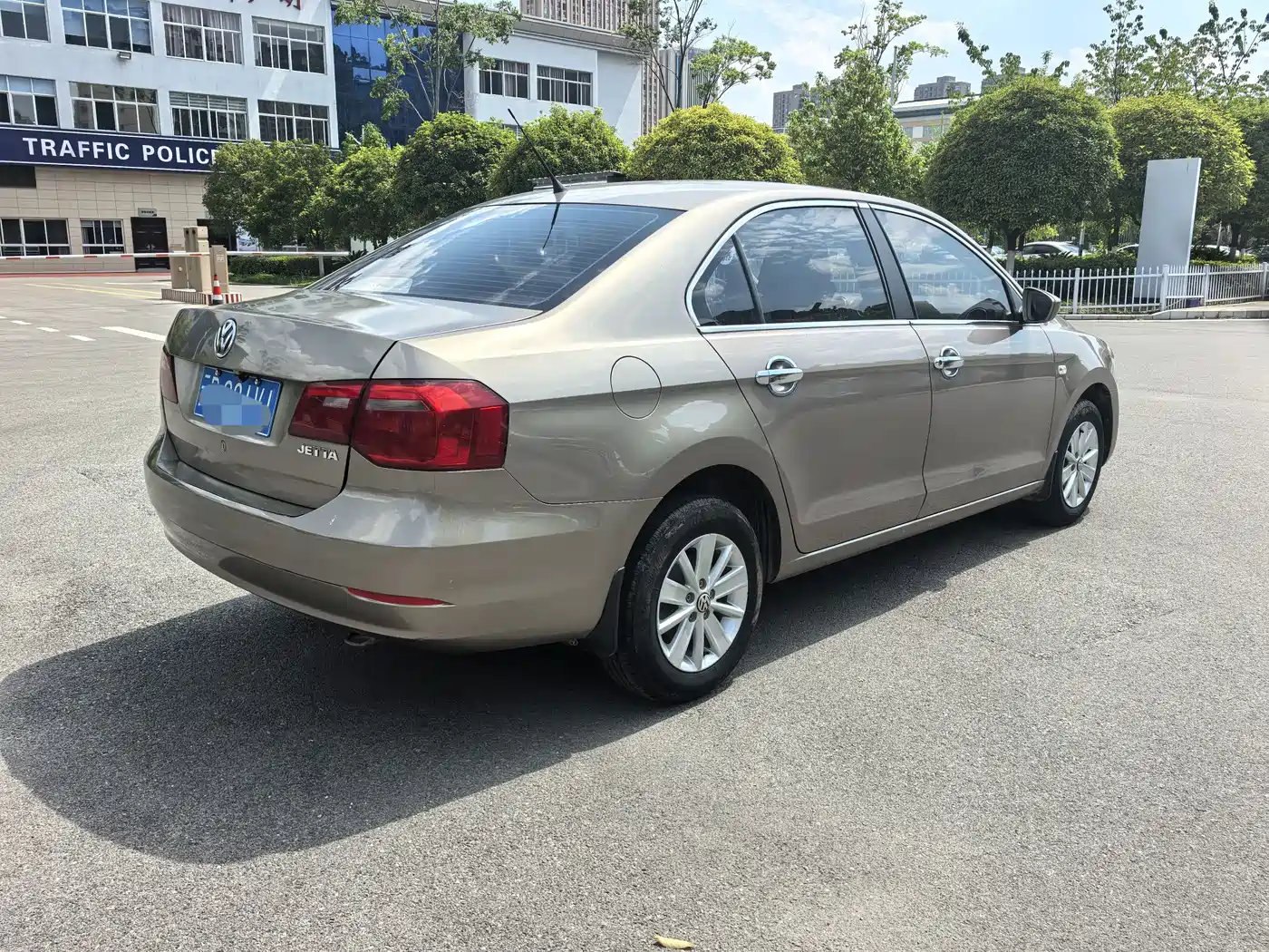 Volkswagen Jetta 2015 1.6L Manual Trend фото 9