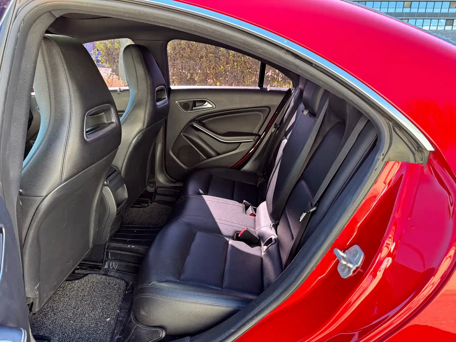 صورة 8 - Mercedes-Benz CLA (Import)