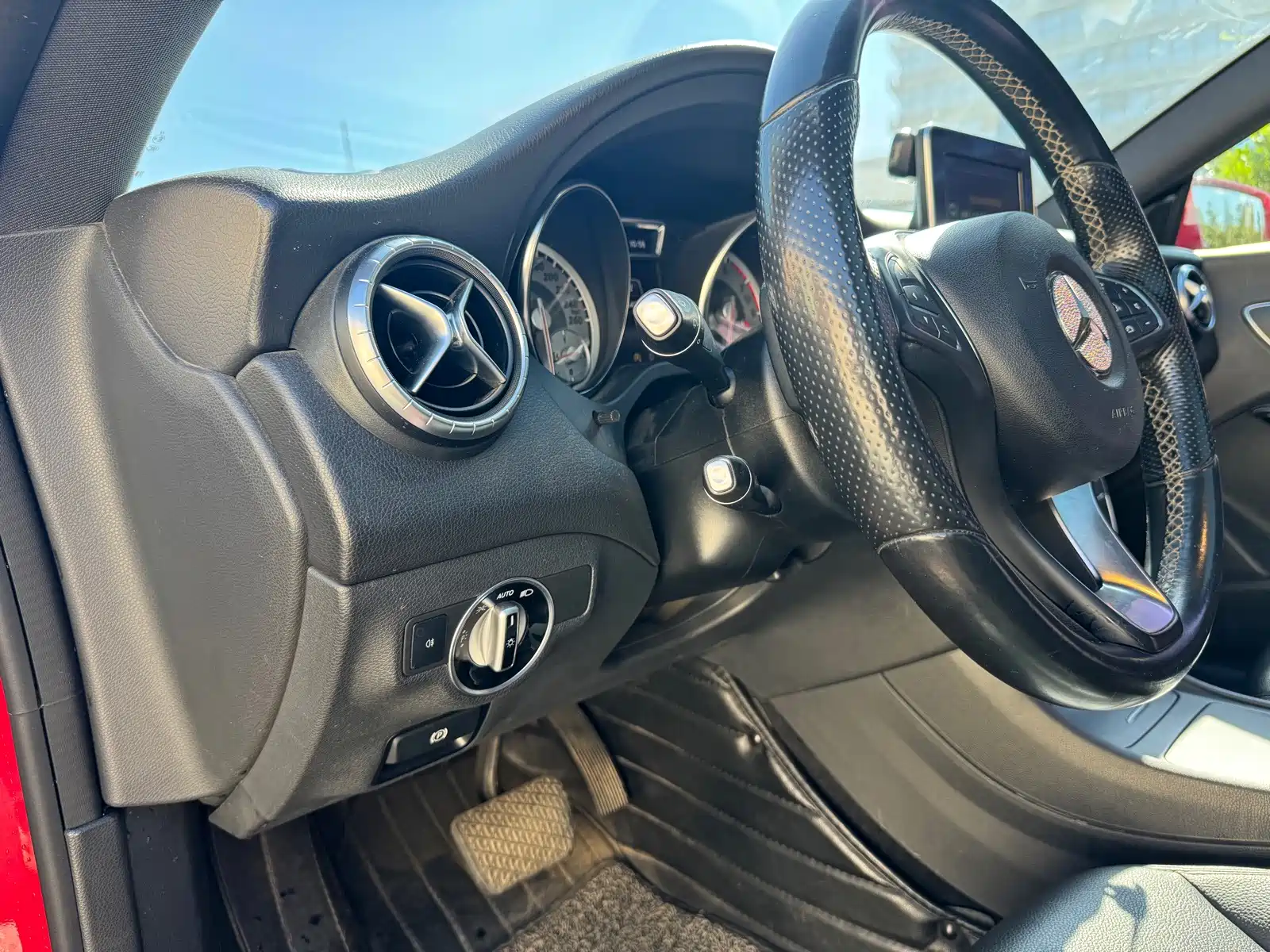 صورة 15 - Mercedes-Benz CLA (Import)