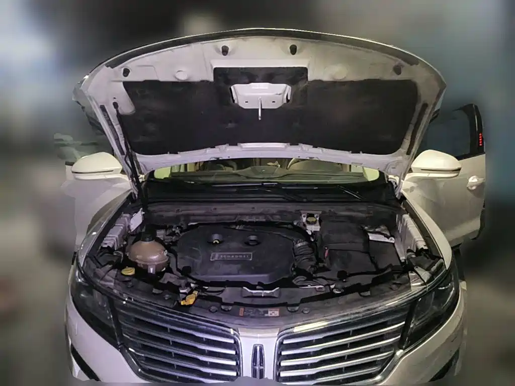 Фото 3 - Lincoln MKC