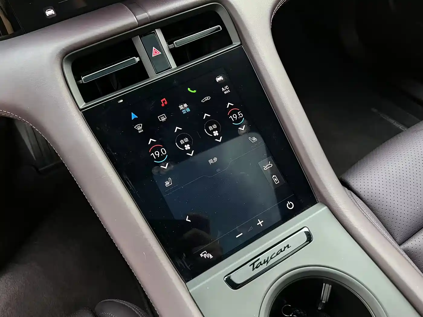 Porsche Taycan 2020 Taycan фото 14