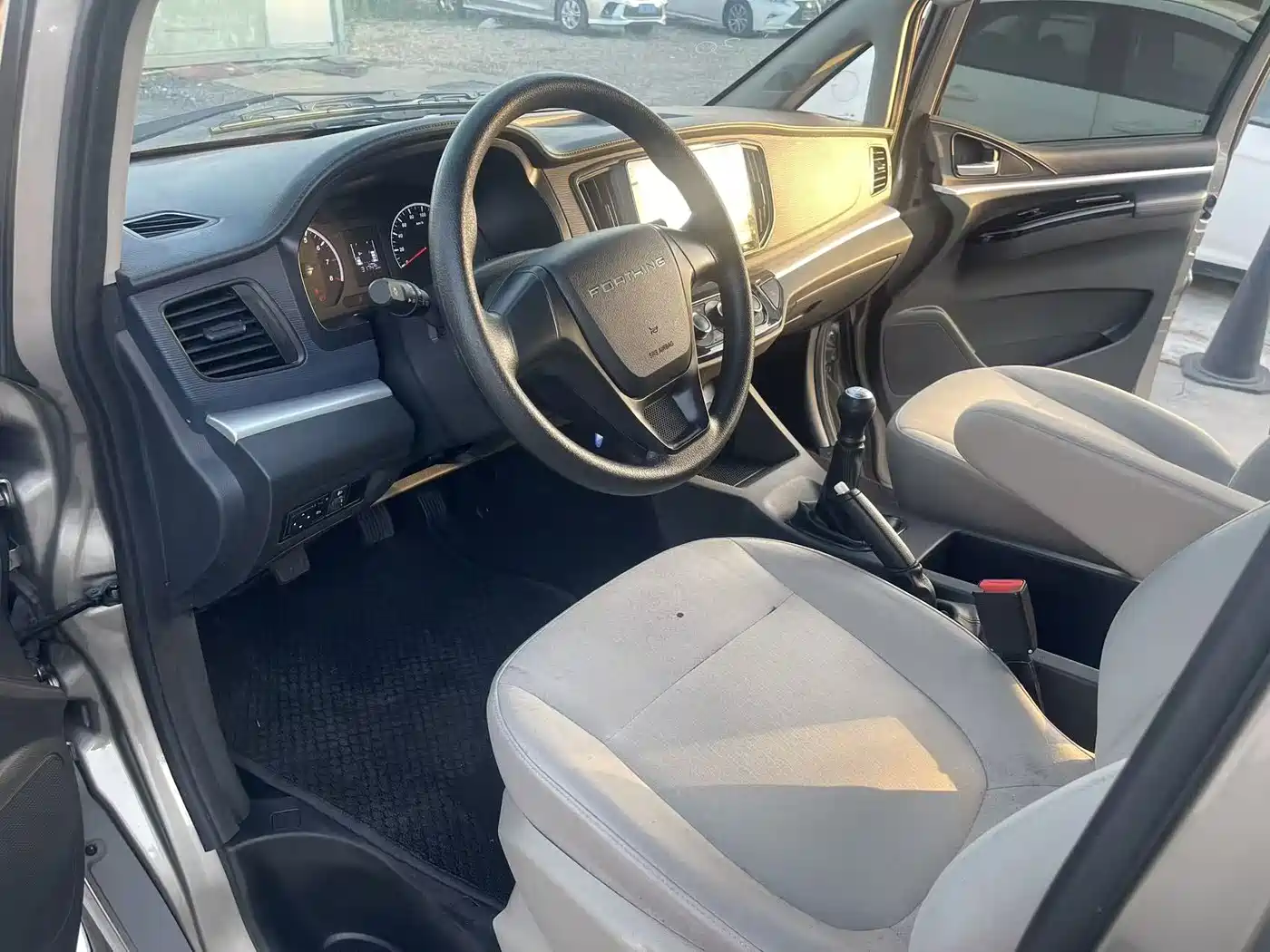 Dongfeng Fengxing Lingzhi 2025 2025 M5 1.6L Long Wheelbase Comfort 7-seater