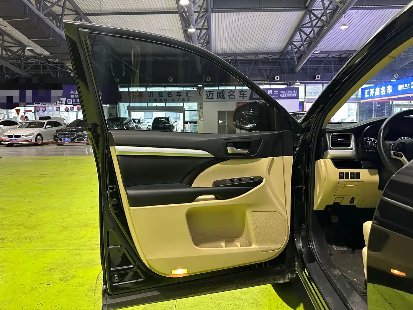 TOYOTA HIGHLANDER